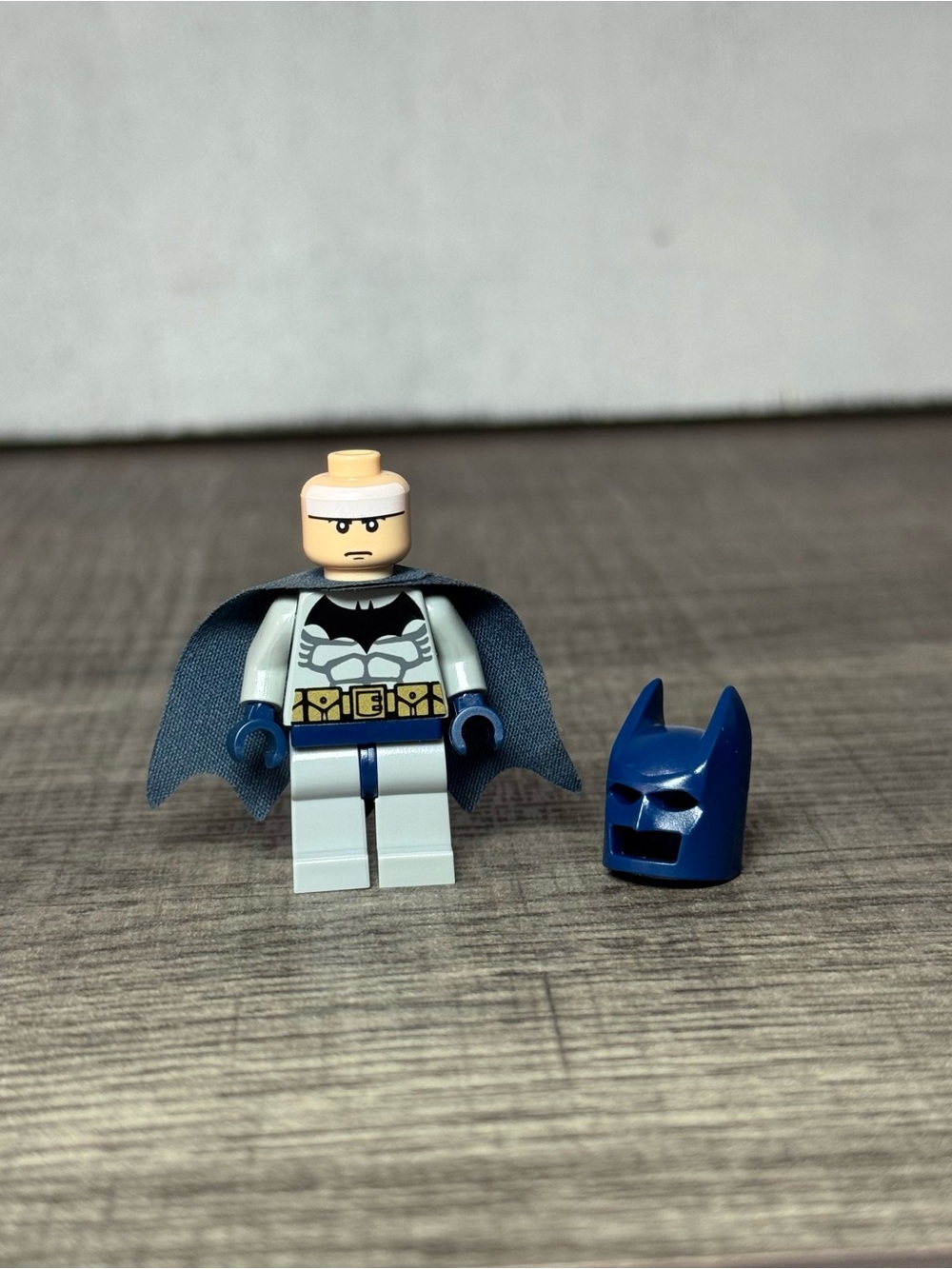 Lego Batman 1 Bat022 Light Blueish Gray Suit Blue Mask 7786 7787 CLEAN CONDITION - Picture 7 of 8